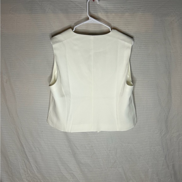 Best - Picture 2 of 2